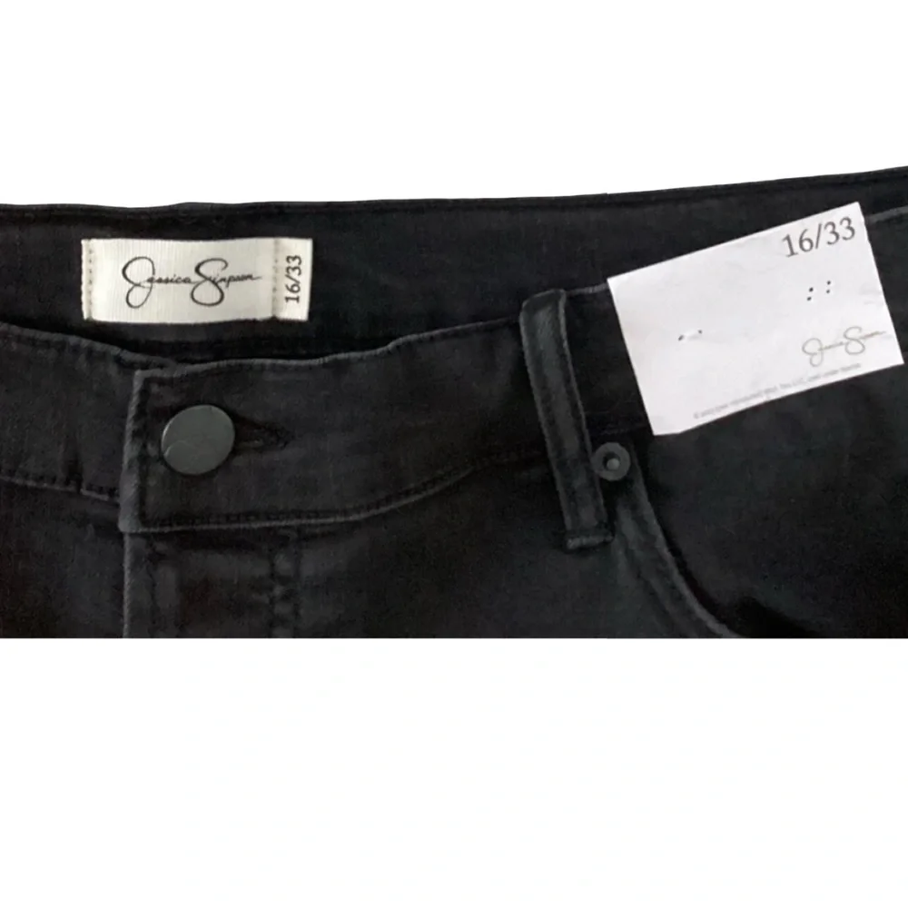 Jessica Simpson Size 16 Black Hug Me Jean Shorts. New With Tag.